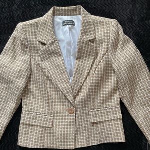 New…….Cream and Taupe 2piece suit. 1 button closure jacket. Zip closure shirt